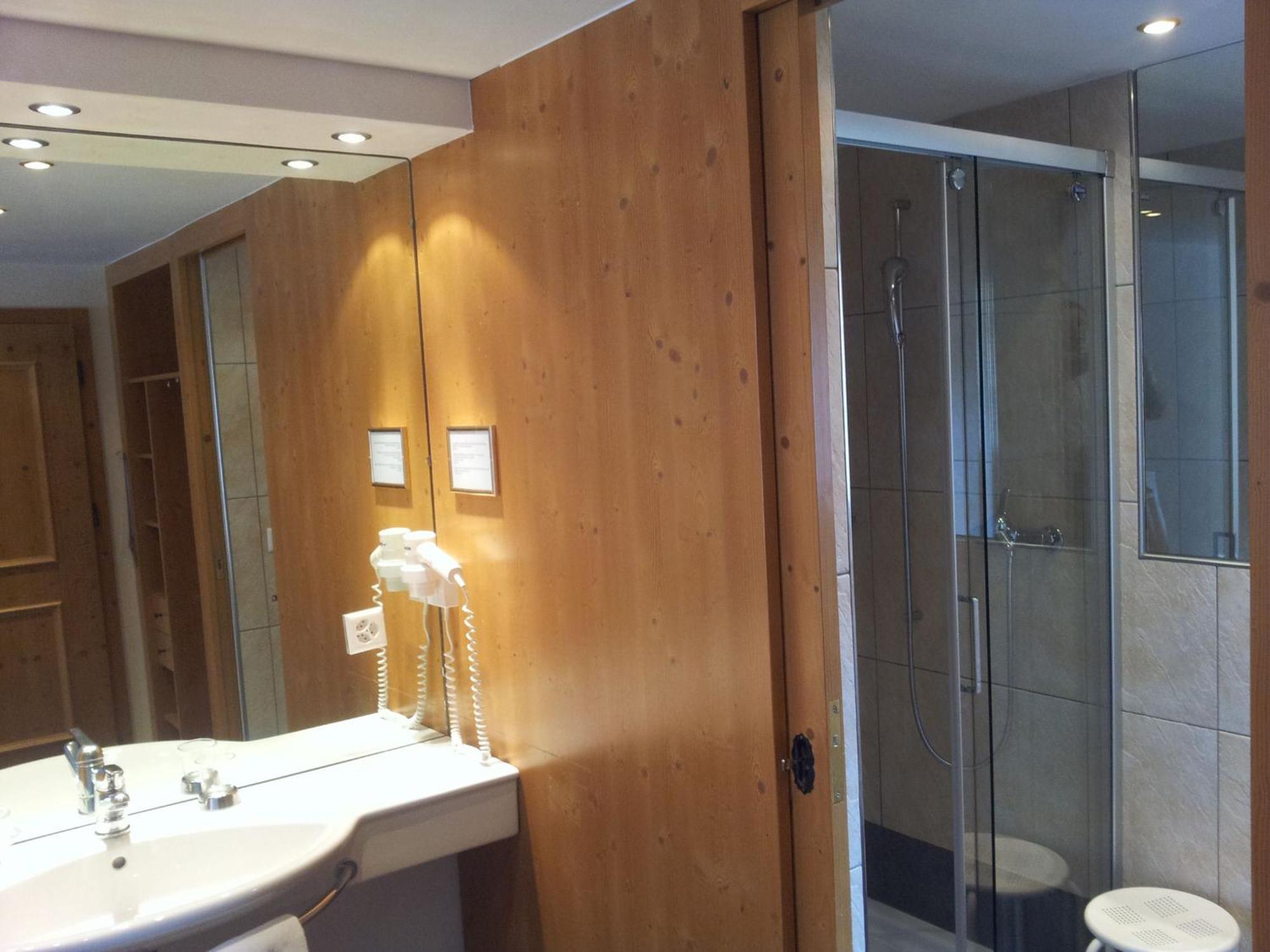 צרמט Hotel Dufour Chalet - Adults Only חדר תמונה